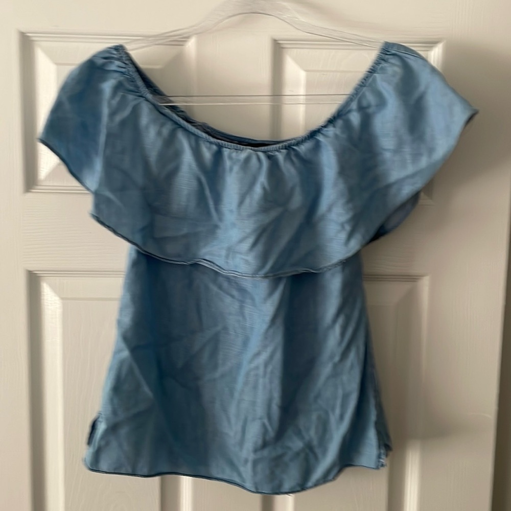 FAB’RIK brand Chambray Ruffle Top. Women’s S